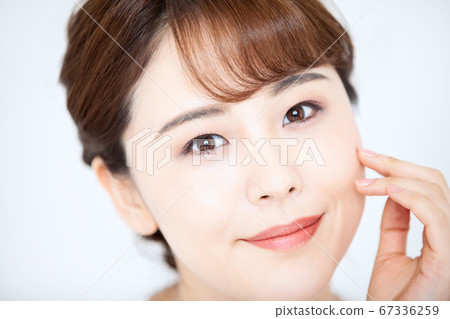 Beauty material for Japanese women (white background) 67336259