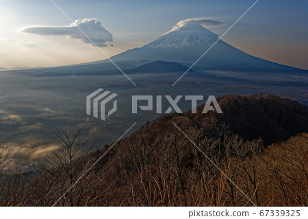 Morning Mt. Fuji seen from Lake Shoji, panorama stand Morning Mt. Fuji seen from Lake Shoji, panorama stand 67339325