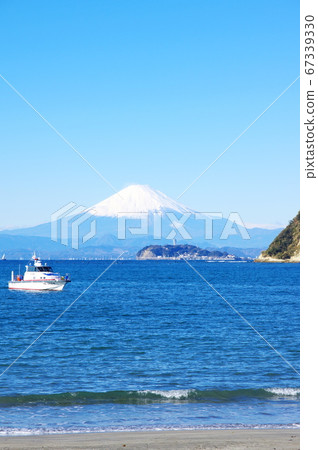 祖師海岸和富士山在晴朗的冬天 祖師海岸和富士山在晴朗的冬天 67339330