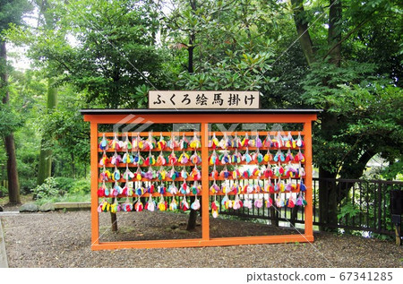 Stroll around famous places several times a year (Omiya Hikawa Shrine, etc.) 67341285