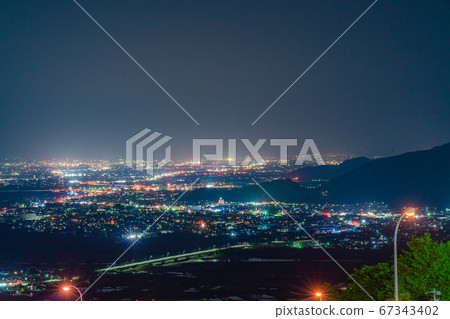 Night view of Zenkojidaira seen from Kotobuki SA [Nagano Prefecture] 67343402