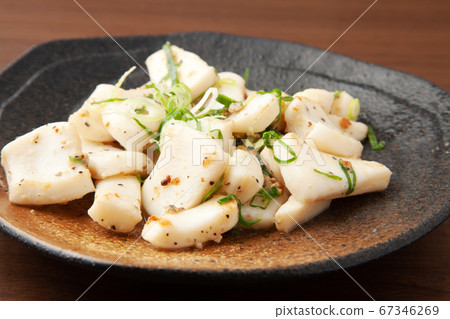 炒魷魚韭菜鹽 炒魷魚韭菜鹽 67346269