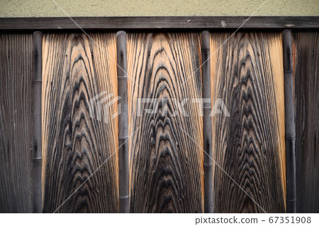 Grilled cedar fence 67351908