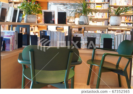 Relaxing at the cafe Relaxing at the cafe 67352565