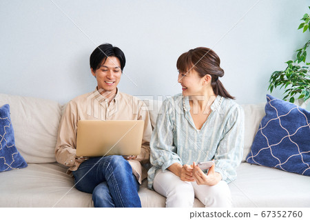 PC Home Home Home Time STAY HOME自我約束的生活觀看男女視頻 PC Home Home Home Time STAY HOME自我約束的生活觀看男女視頻 67352760