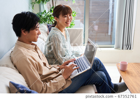 PC Home Home Home Time STAY HOME自我約束的生活觀看男女視頻 PC Home Home Home Time STAY HOME自我約束的生活觀看男女視頻 67352761