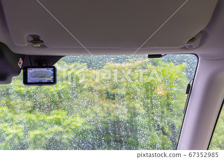 Drive recorder on a rainy day 67352985