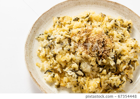 高ana炒飯（芝麻打頂）。 （白色背景） 67354448