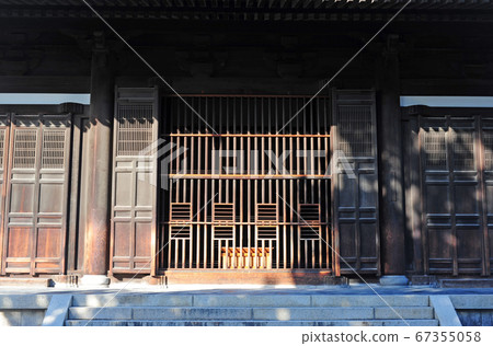 Tofukuji main hall door Tofukuji main hall door 67355058