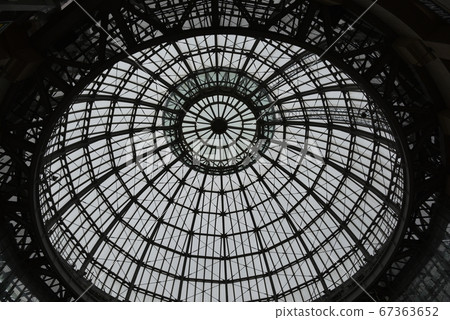 Beautiful arcade street roofs Beautiful arcade street roofs 67363652