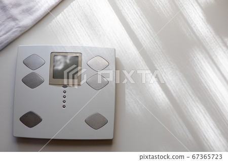 Morning scale and bath towel 67365723