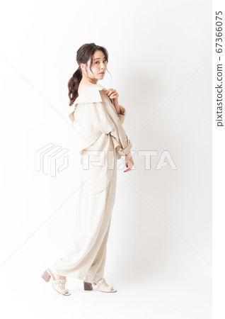 Relaxed woman portrait 67366075