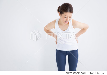 運動裝的女性 運動裝的女性 67366137