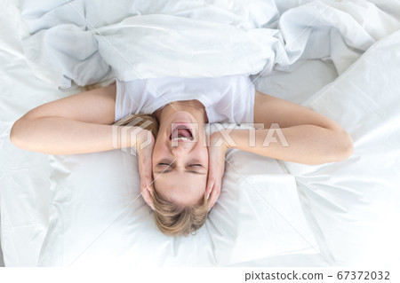 girl hates her noisy neighbours girl hates her noisy neighbours 67372032