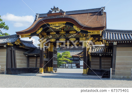 京都二條城堡Kamon門 67375401