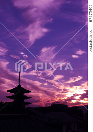黃昏的京都八坂塔 黃昏的京都八坂塔 67375402