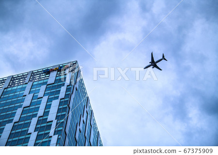 從澀谷看日本飛機的東京城市景觀(左邊的建築物是澀谷溪) 從澀谷看日本飛機的東京城市景觀(左邊的建築物是澀谷溪) 67375909