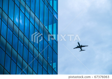 從澀谷看日本飛機的東京城市景觀(左邊的建築物是澀谷爭奪廣場) 從澀谷看日本飛機的東京城市景觀(左邊的建築物是澀谷爭奪廣場) 67376063
