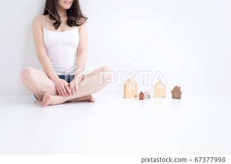 Woman wearing shorts 67377998