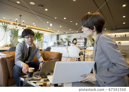 Business person sharing office free address image for meeting in coworking space Business person sharing office free address image for meeting in coworking space 67381508