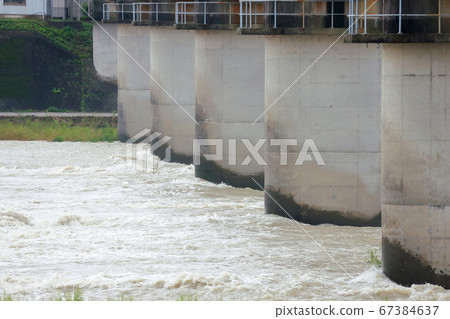 A bridge 67384637