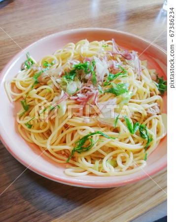 自製大葉子和Myoga意大利面 自製大葉子和Myoga意大利面 67386234