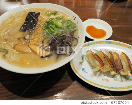 Dairyu Ramen and dumplings 67387094