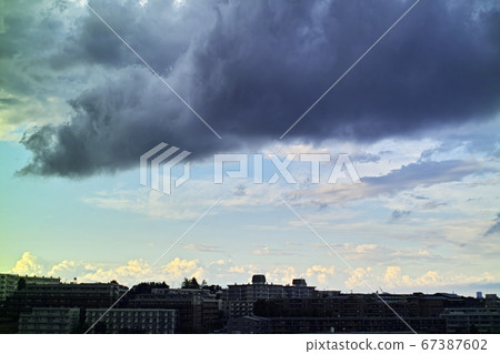 雨季的天空 67387602