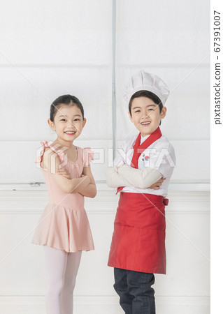 Happy children concept, a portrait of asian children smiling 363 67391007