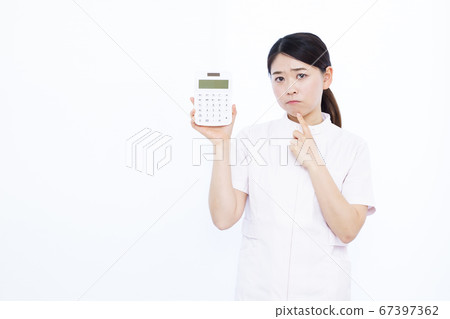 30多歲的女護士醫療費用 30多歲的女護士醫療費用 67397362