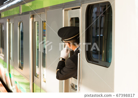 橫濱櫻木町站，機組人員確認離開日本 67398817
