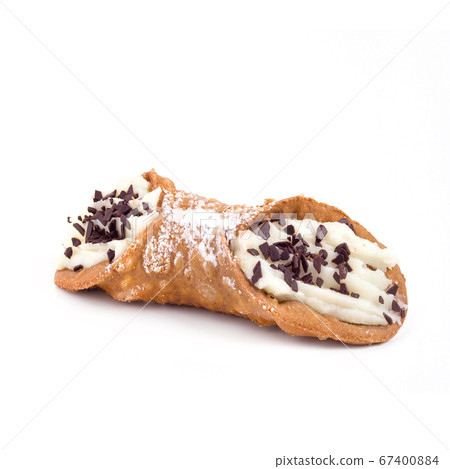 Traditional sicilian cannoli 67400884