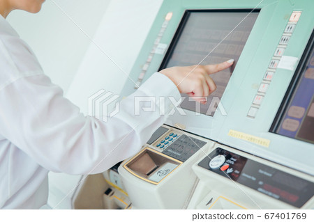 女人買票 67401769