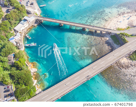 Aerial view of the sea in Kochi Prefecture 67401798