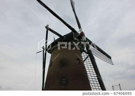 風車......風車...... ...... 風車......風車...... ...... 67406095