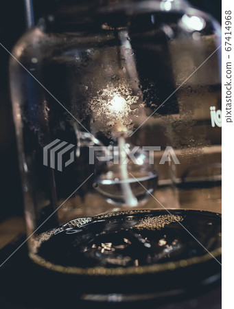 Extraction of brewed coffee Extraction of brewed coffee 67414968