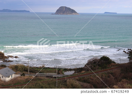 Sabashima, Ojima and Aijima seen from along the San'in Main Line 67419249