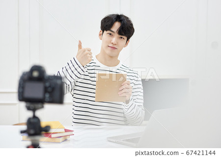 Business man youtuber Business man youtuber 67421144