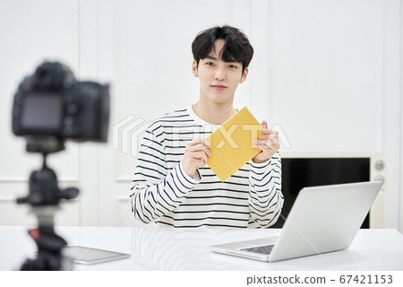 Business man youtuber Business man youtuber 67421153
