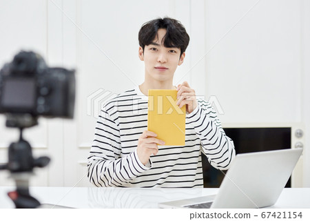 Business man youtuber Business man youtuber 67421154