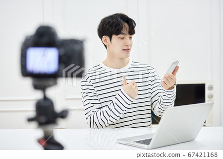 Business man youtuber Business man youtuber 67421168