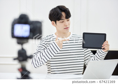 Business man youtuber Business man youtuber 67421169