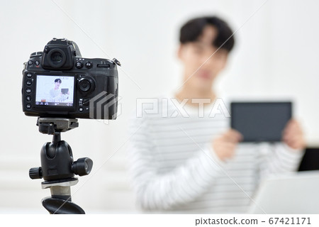 Business man youtuber Business man youtuber 67421171
