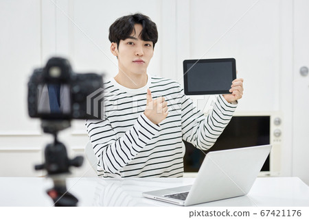 Business man youtuber Business man youtuber 67421176