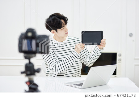Business man youtuber Business man youtuber 67421178