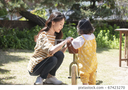 Family, woman, mom 67423270