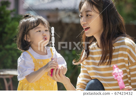 家庭，女人，媽媽 67423432