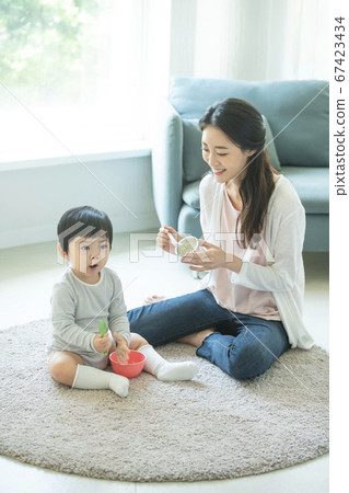 家庭，女人，媽媽 67423434