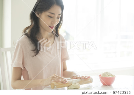 家庭,女人,媽媽 家庭,女人,媽媽 67423555