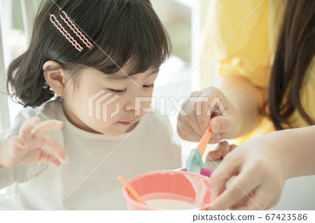 Family,woman,girl 67423586